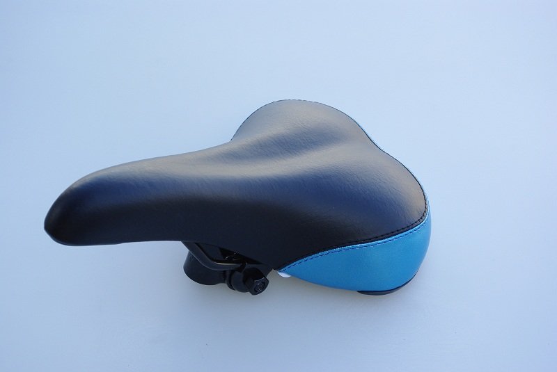 фото Седло велосипедное stark 6015 mtb 265*170mm, пластиковый бампер, с креплением, черно\синее