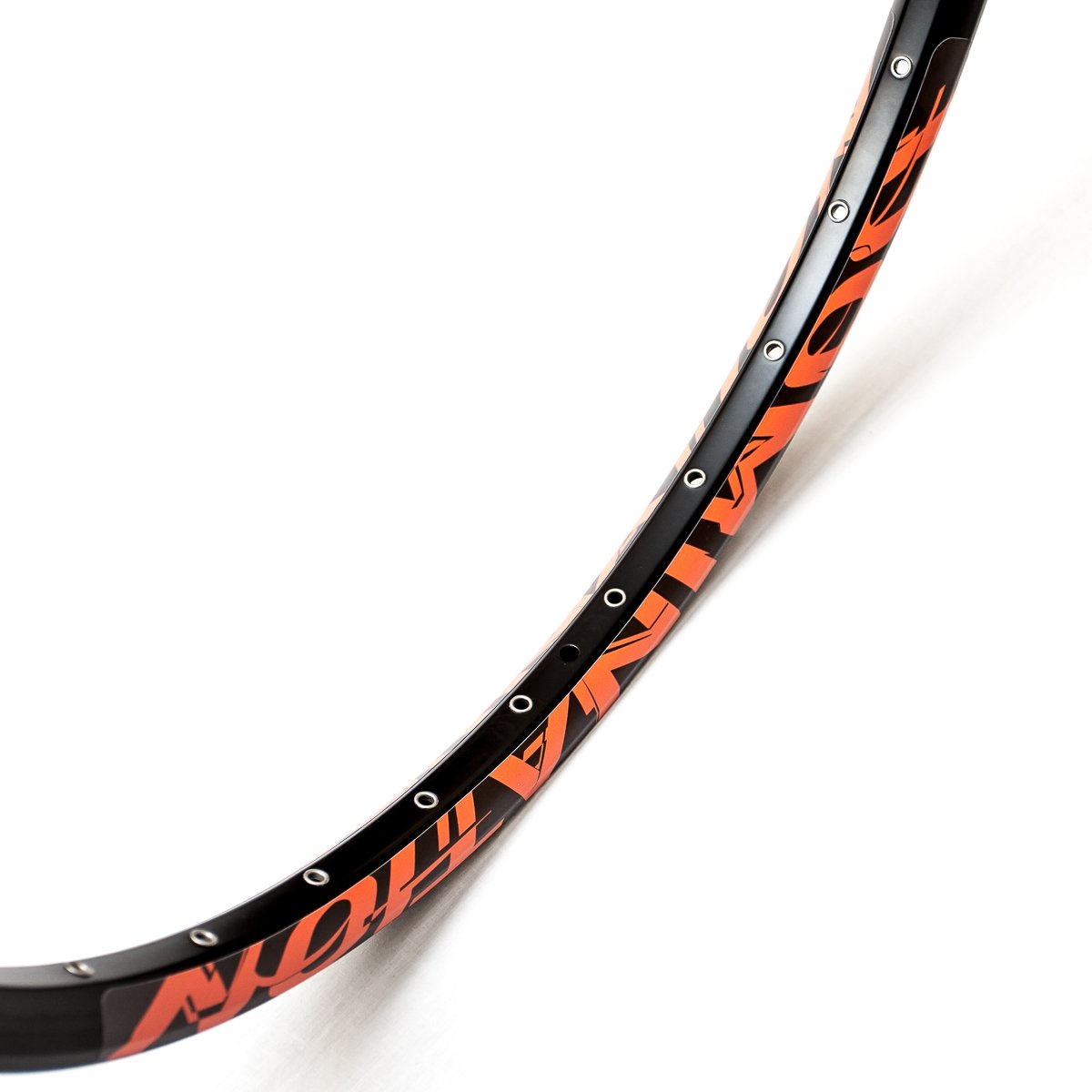 Комплект наклеек на обода Colt Bikes DOMINATION SL, 26", 559x25, черный\красный, 3182MD32ph0Red
Комплект наклеек на обода Colt Bikes DOMINATION SL, 26", 559x25, черный\красный, 3182MD32ph0Red