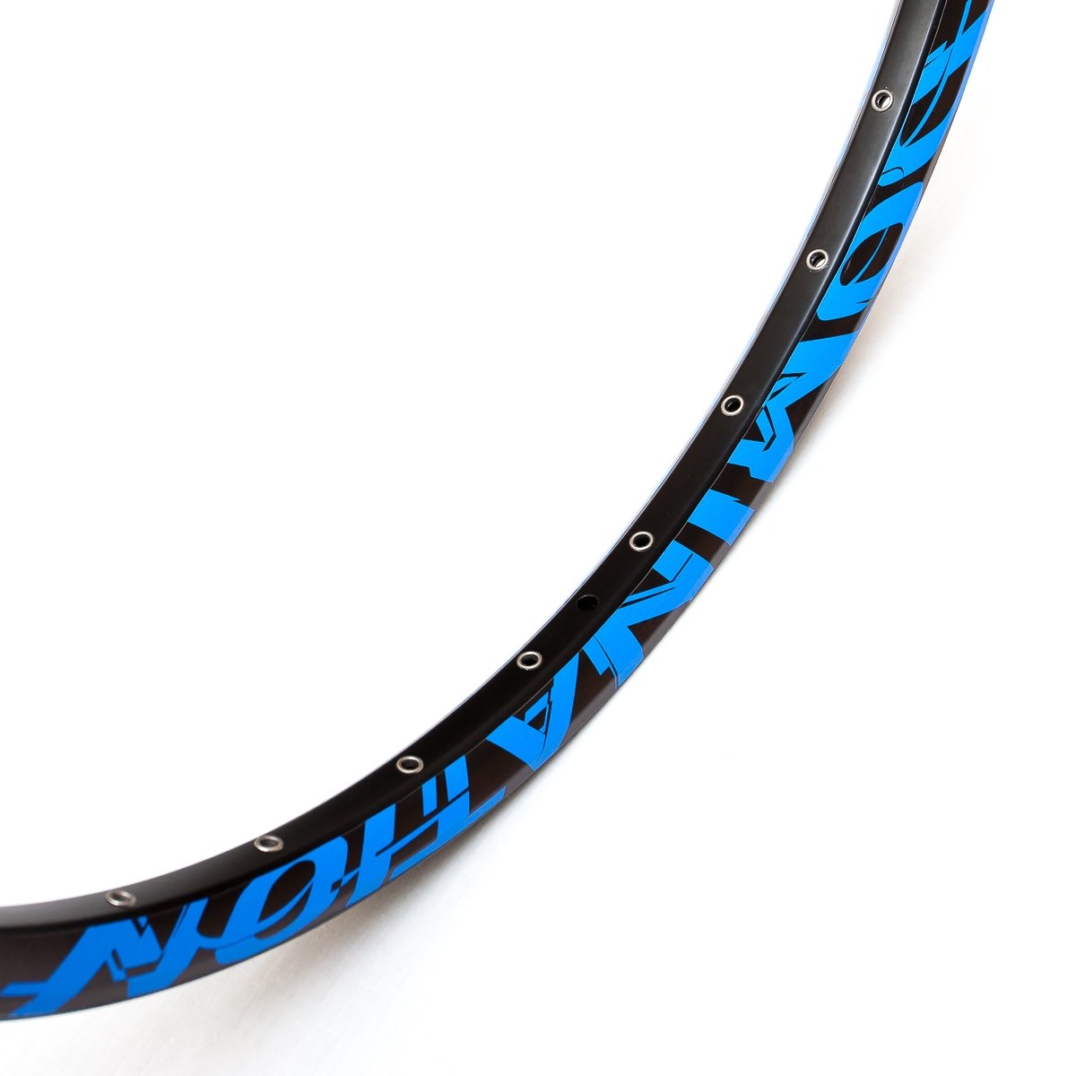 Комплект наклеек на обода Colt Bikes DOMINATION SL, 27,5", 584x25, черный\голубой, 3182qD32RB0Blue
Комплект наклеек на обода Colt Bikes DOMINATION SL, 27,5", 584x25, черный\голубой, 3182qD32RB0Blue
