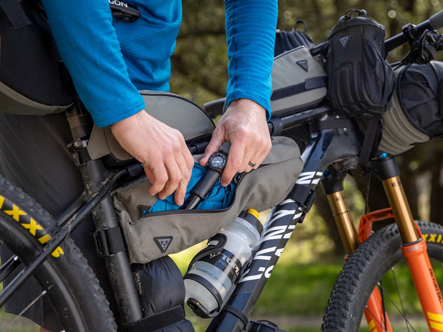 фото Сумка велосипедная topeak midloader, под верхнюю трубу рамы, 6 л, green, tbp-ml6g