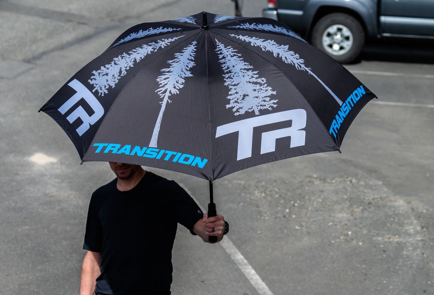 Зонт велосипедный Transition Bikes Trees, Black/Cyan/Grey, 01.19.98.9905
Зонт велосипедный Transition Bikes Trees, Black/Cyan/Grey, 01.19.98.9905