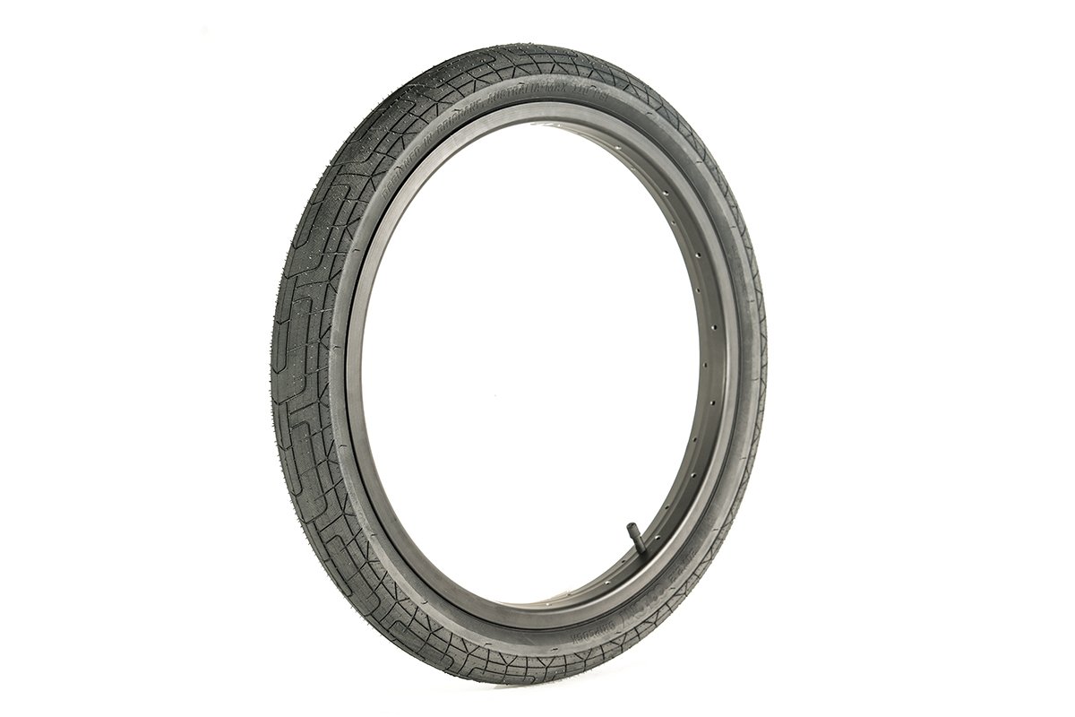 Велопокрышка COLONY, 20 x 2.2", Grip Lock Tyre - Steel Bead, цвет Black Tread/Black Wall, 03-002100, Черно-серый
Велопокрышка COLONY, 20 x 2.2", Grip Lock Tyre - Steel Bead, цвет Black Tread/Black Wall, 03-002100, Черно-серый