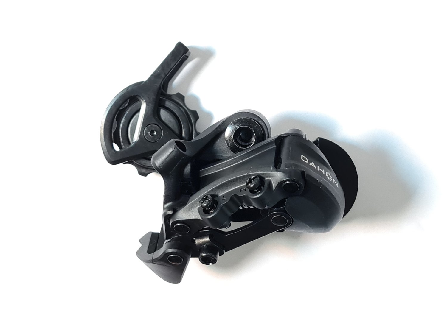 Переключатель велосипедный DAHON, задний, RD-M220, 6/7/8 скоростей, для SUV D6, BXA1602020235
Переключатель велосипедный DAHON, задний, RD-M220, 6/7/8 скоростей, для SUV D6, BXA1602020235
