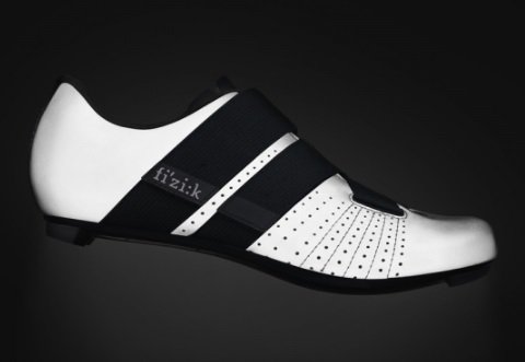 Велотуфли Fizik TEMPO POWERSTRAP R5 Reflective, светоотражающий/черный, TPR5PSRE (Размер: 40. Цвет: серый светоотражающий/черный)
Велотуфли Fizik TEMPO POWERSTRAP R5 Reflective, светоотражающий/черный, TPR5PSRE (Размер: 40. Цвет: серый светоотражающий/черный)