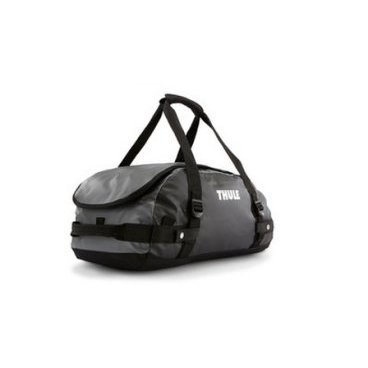 Туристическая сумка-баул Thule Chasm Dark Shadow XS-27L, темно-серый 201100 Туристическая сумка-баул Thule Chasm Dark Shadow XS-27L, темно-серый 201100Велосумки<br>Thule Chasm XS Dark Shadow (тёмно-серый) 27л<br>Эти жесткие, устойчивые к неблагоприятным погодным условиям сумки с широко раскрывающимся основным отделением и съемными ремнями. Ваши вещи будут в сохранности в любой поездке.<br>Характеристики:<br><br> Широко раскрывающееся отделение делает загрузку оборудования в сумку очень удобным.<br> Боковые замки делают доступ к основному отделению удобным с любого угла<br> Ремни складываются вдоль боковых сторон сумки.<br> Ремни быстро превращают рюкзак в сумку.<br> Прочная водонепроницаемая брезентовая ткань для удобной укладки вещей, которая легко складывается для хранения.<br> Внутренние сетчатые карманы сохранят ваши вещи в порядке.<br> Внешние фиксирующие ремни предотвращают содержимое сумки от падения на дно, когда она используется как рюкзак.<br> Внизу расположены подушечки, которые обеспечивают мягкое соприкосновение с землей.<br> Блокировка застежки-молнии защитит от воров (замок приобретается отдельно).<br> Наличие внешнего сетчатого кармана для хранения мелких предметов.<br><br><br>Технические характеристики:<br> <br>Возможные цвета: голубой, синий, оранжевый, серый, тёмно-серый<br>Внешние размеры (высота, длинна, глубина):24 х 47 х 29 см<br>Вес: 1 кг<br>Вместимость: 27 л<br>Материалы:Phthalate-free TPE laminate with a 1000D nylon base<br>Гарантия: 25 лет<br>