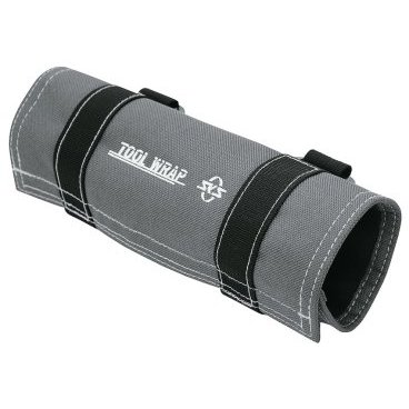 Сумка под раму велосипеда SKS Tool Wrap, крепление с помощью ремешка, серая, 11094 Сумка под раму велосипеда SKS Tool Wrap, крепление с помощью ремешка, серая, 11094Велосумки<br>Вело сумка SKS Tool Wrap похожа на пенал. При разворачивании Вы получаете несколько карманов разного размера для размещения, например, мини насоса, походного набора инструмента, ремкомплекта для камеры и многого другого. Имеется отдельный отсек на молнии для денег или ключей. Изготовлена Tool Wrap из текстильного материала, пропитанного составом для защиты от влаги. Для транспортировки складывается в рулон, закрепляется липучкой. К верхней трубе рамы байка крепится двумя ремнями с липучками. Место крепления: верхняя труба рамы. Вид крепления: ремешки с липучкой. Материал: текстиль с водостойкой пропиткой.. Вес: 115 г. Размер: 270 х 220 мм. Цвет: серый.<br>