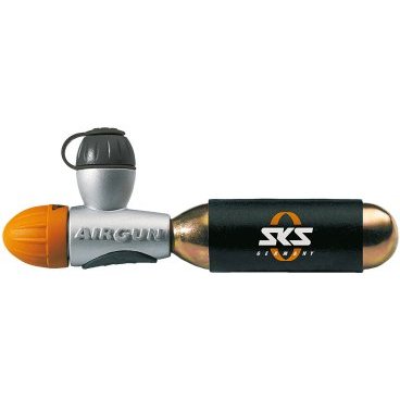 Насос 0-10049 Airgun SKS-10049 насадка для баллона СО2+баллон универсальная головка Насос 0-10049 Airgun SKS-10049 насадка для баллона СО2+баллон универсальная головкаВелосипедный насос<br>компактный углеродный насос для гонок и тренировок. С 16-ти граммовым патроном, запасным патроном и держателем для них. Прочная алюминиевая клапанная головка оснащена регулятором давления, позволяющим соблюсти точную дозировку. Реверсивная головка клапана для всех видов клапанов. Функциональный держатель для насоса и запасных патронов. Подходят 16 и 24 г патроны с СО2.<br>