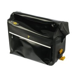 Велосумка на багажник Topeak MTX Trunk DryBag, 12.1л, 930г, TT9825B Велосумка на багажник Topeak MTX Trunk DryBag, 12.1л, 930г, TT9825BВелосумки<br>Водонепроницаемая сумка на багажник Topeak MTX Trunk DryBag. Устанавливается и фиксируется на велобагажники Topeak серии MTX при помощи специальной конструкции. Сумка MTX Trunk DryBag обладает высоким уровнем водостойкости благодаря специальному нейлону, пропаянным швам, специальной системе клапана и водонепроницаемым молниям. Также в конструкции боковин сумки использована пена Eva, которая позволяет обеспечить дополнительную безопасность содержимому вследствие ударов или каких-либо вибраций.<br><br>Особенности:<br><br>водонепронациемая сумка на багажники Topeak серии MTX;<br>сумка состоит из одного большого отделения и бокового кармана;<br>специальная система клапана;<br>светоотражающие элементы на корпусе;<br>ремень на плечо.<br><br>Материал: водостойкий нейлон 420/840 денье, паяные швы.<br><br>Объем, л: 12,1.<br><br>Размеры, см: 38 x 24 x 26.<br><br>Вес, г: 930.<br>