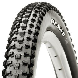 Покрышка Maxxis BEAVER, 29x2.0, 120 TPI, МТБ, TB96645200 Покрышка Maxxis BEAVER, 29x2.0, 120 TPI, МТБ, TB96645200Велопокрышки<br>Maxxis Beaver - грязевая покрышка, подходящая для езды по скользким покрытиям, таким как грязь, мокрые корни, камни, трава. У грязевых покрышек крупные шипы, разбросанные на довольно большом расстоянии друг от друга, тем самым покрышка не забивается грязью и самоочищается под действием центробежной силы. Двойной компаунд обеспечивает одновременно накат и сцепление в поворотах за счет более мягкой резины по бокам и жесткой по середине.<br><br><br>Характеристики:<br><br>- Компаунд: 120 TPI<br>- Материал: кевлар, арамид<br>- Мягкость компаунда: 70a/50a<br>- Двойной компаунд <br>- Материал корда: арамид (почти тот же кевлар, чуть более дешевый в производстве)<br>- Размер: 29х2.0<br>- Вес: 560 грамм<br>