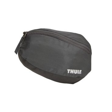 Карман с молнией Thule VersaClick, 212200 Карман с молнией Thule VersaClick, 212200Велосумки<br>Стандартный карман на поясном ремне, если нужен традиционный вид<br><br>Совместимо с системой VersaClick<br><br>Карман с молнией для быстрого доступа к телефону, легким закускам и другим небольшим предметам<br><br>Защелкивается на месте и легко снимается для облегчения веса в отсутствие необходимости<br><br>Модульную конструкцию можно соединить со стандартной 20-миллиметровой тесьмой<br>