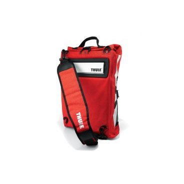 Сумка велосипедная Thule Pannier 2 для ноутбука, 19 л, темно-красный 100011 Сумка велосипедная Thule Pannier 2 для ноутбука, 19 л, темно-красный 100011Велосумки<br>Сумкая для ноутбука велосипедная, 19 л, цвет темно-красный, имеет усовершенствованный каркас, встроенные кармашки для фонарей и чехол для ноутбука.<br><br> <br>Крепления-невидимки легко отщелкиваются при переноске без велосипеда для максимального удобства переноски.<br>Система крепления проста в использовании, безопасна и имеет малый уровень вибрации.<br>Внешние прозрачные кармашки обеспечивают использование аварийного фонаря и хранение его в одном удобном месте.<br>Водонепроницаемая сворачивающаяся/разворачивающаяся верхняя часть помогает сохранить вещи сухими.<br>Чехол для ноутбука вмещает ноутбук диагональю до 15 дюймов.<br>Светоотражающие полоски повышают заметность на дороге.<br>Стягивающий ремень надежно сохраняет содержимое.<br>Встроенная ручка и отстегиваемый ремень для ношения через плечо обеспечивают несколько вариантов переноски.<br>Устанавливается с любой стороны велосипеда.<br>Лучше всего подходит для багажников Thule, но может использоваться практически с любым велосипедным багажником.<br><br>Технические характеристики<br><br><br><br><br>Объем<br>19 л<br><br><br>Вес<br>1408 г<br><br><br>Dimensions HxWxD<br>48x30x12 см<br><br><br>Цвет<br>Mars (тёмно-красный)<br><br><br>Водонепроницаемый<br>IPX5<br><br><br>Материалы<br>Высокопрочный нейлон с полиуретановым покрытием (без применения ПВХ)<br><br><br>Гарантия<br>5 лет<br><br><br>Разное<br>Продается поштучно.<br>