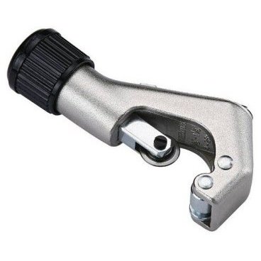 Труборез Ice Toolz для обрезки штоков, 1-1/8 (28mm), 16A2 Труборез Ice Toolz для обрезки штоков, 1-1/8 (28mm), 16A2Велоинструменты<br>Труборез Ice Toolz для обрезки штоков 1-1/8 (28mm) <br><br>Отлично режет алюминий, сталь, титан и хромоль. Диаметр труб - до 28 мм. Не рекомендовано для резки титана и резьбовых труб. В комплекте запасное лезвие.<br>
