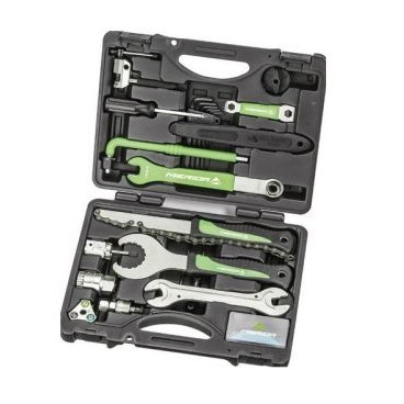 Велосипедный набор инструментов-чемоданчик Merida Profesional Tool Kit YC-728, 2137004216 Велосипедный набор инструментов-чемоданчик Merida Profesional Tool Kit YC-728, 2137004216Велоинструменты<br>Набор инструментов-чемоданчик Merida Profesional Tool Kit YC-728.<br>Полный набор инструментов для настройки и обслуживания велосипеда.<br><br><br>В наборе:<br>- Выжимка цепи с запасными пинами,<br>- Крестовая отвертка для настройки переключателей,<br>- Съемник 8-ми шлицевой заглушки на шатунах,<br>- Съемник бонок и болтов звезд,<br>- Большие нейлоновые монтажки для бортирования резины,<br>- Шестиграные ключи 2/2,5/3/4/5/6, ключ на 8 L-образный с насадкой,<br>- Педальный ключ на 15 с головкой для осей,<br>- Ключ-хлыст для снятия кассеты,<br>- Ключ для снятия кареток Holowtech 2,<br>- Конусные ключи для разбора втулок,<br>- Съемник гаек кассет, трещоток, и гаек C. Lock,<br>- Съемник каретки,<br>- Съемник шатунов квадрат/шлицы,<br>- Спицевой ключ 3,2/3,3/3,5<br>- Ремкомплект для камер (велоаптечка), клей + заплатки,<br>- Плоская отвертка,<br>- Ключ звездочка T25 для болтов роторов.<br>