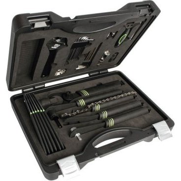 Велосипедный набор инструментов-чемоданчик Merida Workshop Quality Tool BB-42, 2137004175 Велосипедный набор инструментов-чемоданчик Merida Workshop Quality Tool BB-42, 2137004175Велоинструменты<br>Чемоданчик с инструментами Merida Tool Boox. Все инструменты выполнены из стали высочайшего качества и отличаются привлекательным дизайном. <br><br>В наборе:<br><br>- Выжимка цепи с запасными пинами<br>- Выжимка шатунов<br>- 8-мм шестигранник\14 мм головка<br>- Педальный ключ<br>- Съемник фривила<br>- Съемник каретки<br>- Хлыст<br>- Конусные ключи на 13\15\17 (по 2 шт. каждый)<br>- Спицевой ключ 0,127\0,130\0,136<br>- Съемник кареток с внешними чашками<br>- Разводной ключ<br>- Набор шестигранников 2\2,5\3\4\5\6<br>- Набор ключей-звездочек (Torx) Т9\Т10\Т20\Т25\Т27\Т30\Т40<br>