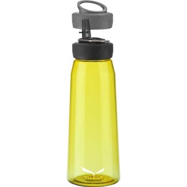 Фляга Salewa Bottles RUNNER BOTTLE, 0,5 L, желтая, 2322_2400 Фляга Salewa Bottles RUNNER BOTTLE, 0,5 L, желтая, 2322_2400Фляги и Флягодержатели<br>Спортивная фляга Runner Bottle для тех, кто ведет активный образ жизни. <br>Изготовлена из тритана, который не содержит вредных веществ. <br><br>Широкое горлышко изделия позволит с легкостью наполнять и мыть флягу. <br>Питьевое отверстие соединяется с трубкой, которая с легкостью закрывается. <br>Крышка оснащена держателем, за который флягу можно подвесить на рюкзак или ремень.<br><br>Объем: 0,5 л <br>Вес: 115 г <br><br>Материал: тритан. Тритан - это прочный, прозрачный материал, который прошел научные тестирования и был признанным одним из лучших материалов для использования в медицинской промышленности.<br>