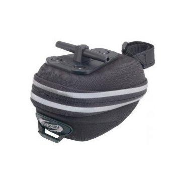 Велосумка BBB FoamPack, M - 0,43 L, черная, под седло, BSB-15M Велосумка BBB FoamPack, M - 0,43 L, черная, под седло, BSB-15MВелосумки<br>Сумка подседельная BBB Foampack M - это средних размеров, удобная подседельная сумочка для активных велосипедистов.<br><br>Особенности:<br><br>- подседельная сумка с системой крепления T-Buckle<br>- лёгкий в очистке материал верхней и нижней частей<br>- резиновая застёжка молнии предотвращает неприятные звуки при езде<br>- отформованная пенная конструкция<br>- внутренний карман<br><br>Объем подседельной сумочки BBB Foampack M - 0,43 L.<br>Длина, см: 14.5<br><br>Ширина, см: 9<br><br>Высота, см: 6.5<br>
