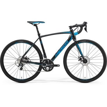 Циклокроссовый велосипед Merida CycloСross 300 2017 Циклокроссовый велосипед Merida CycloСross 300 2017Туристические и циклокроссовые<br>Шоссейный велосипед Merida Cyclocross 300 – это надежный и стильный байк, созданный для настоящих ценителей скоростной езды и комфорта. Рама, выполненная на основе алюминиевого материала, делает его сверхлегким и износостойким, а трансмиссия на 20 скоростей позволяет выбрать оптимальный уровень передвижения и разогнаться до запредельных высот. Оснащен дисковыми механическими тормозами, которые сделают вашу остановку мгновенной, и амортизационной вилкой для сглаживания неровностей дорожного покрытия.<br>Основное<br>Модельный год2017<br>Применениешоссейный<br>Возрастная группавзрослый<br>Типмужской<br><br><br>Рама и амортизация<br><br>Материал рамыалюминий<br>Амортизациябез амортизации<br><br><br>Колеса и тормоза<br>Диаметр колес28 <br>Модель покрышекContinental Cyclocross Race 35<br>Материал ободаалюминий / Merida Comp 22 Disc Cross /<br>Ободдвойной<br>Передний тормоздисковый механический / Tektro Mira, ротор 160 мм /<br>Задний тормоздисковый механический / Tektro Mira, ротор 160 мм /<br>Руль и трансмиссия<br>Скоростей20 шт<br>Звёзд системы2 / шатун: FSA Omega, 50-34Т /<br>Звёзд кассеты10<br>Модель кассетыShimano Tiagra / 4600 /<br>Передний переключательShimano Tiagra<br>Задний переключательShimano Tiagra<br>Тип манеткиdual control<br>Модель манеткиShimano Tiagra<br>Форма руляшоссейный<br>ВыносMerida pro OS 5<br>Модель руляMerida Road Pro Classic OS<br><br><br>Общее<br>Модель сиденьяMerida Race 1<br>Модель цепиKMC Z10<br>Вес10.5 кг<br>