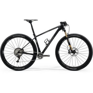 Горный велосипед Merida Big.Seven 9000 2017 Горный велосипед Merida Big.Seven 9000 2017Горные (MTB)<br>Сверхлегкий хардтейл для кросс-кантри с оборудованием спортивно-профессионального класса Shimano, 11 скоростей. Технические особенности: карбоновая рама Big 7 BC Superlite CF5, амортизационная вилка Fox Factory 32 Float, двойные обода DT XRC 1200, дисковые гидравлические тормоза Shimano XTR-Fin. Подходит для спортивного катания в стиле кросс-кантри и участия в гонках. Диаметр колес - 27,5 дюймов. Вес - 8,29 кг.<br><br>Основное<br>Модельный год2017<br>Применениегорный (MTB)<br>горный (кросс-кантри)<br>Возрастная группавзрослый<br>Типмужской<br><br><br>Рама и амортизация<br><br>Материал рамыкарбон<br>Амортизацияпередняя вилка<br>Тип амортизации (вилка)воздушно-масляная / Fox 32 Float Factory HLO /<br>Ход вилки100 мм<br>Локаут вилки / гидравлический /<br><br><br>Колеса и тормоза<br>Диаметр колес27.5 <br>Модель покрышекContinental Race King Race Sport / 2.2 /<br>Материал ободаалюминий / DT XRC 1200 Boost /<br>Ободдвойной<br>Передний тормоздисковый гидравлический / Shimano Deore XTR, ротор 180 мм /<br>Задний тормоздисковый гидравлический / Shimano Deore XTR, ротор 160 мм /<br>Модель задней втулкиDT Plug-in<br>Руль и трансмиссия<br>Скоростей11 шт<br>Звёзд системы1 / шатун: Shimano Deore XTR, 32Т /<br>Звёзд кассеты11<br>Модель кассетыShimano Deore XTR<br>Задний переключательShimano Deore XTR<br>Тип манеткитриггерные<br>Модель манеткиShimano Deore XTR<br>Форма руляпрямой<br>ВыносMerida Team OS<br>Модель руляMerida Team / длина - 720 мм, диаметр - 31.8 мм /<br><br><br>Общее<br>Комплектациядержатель бутылки<br>Модель сиденьяSelle Italia<br>Модель цепиKMC X11EL-1<br>Вес8,29 кг<br>
