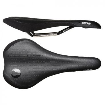 Седло SDG Circuit MTN Ti Alloy, 280х135мм, черно-серый, 08050DS Седло SDG Circuit MTN Ti Alloy, 280х135мм, черно-серый, 08050DSСедла для велосипедов<br>Лёгкое универсальное седло, которое отлично подойдёт как гонщикам кросс-кантри, так и любителям эндуро, и даже даунхильщикам. Основа данной модели выполнена из жёсткого нейлона, верх отделан микрофиброй, а боковые части – кевларом. Продольный вырез в центральной части обеспечит комфорт во время долгих поездок.<br><br><br><br>ОСОБЕННОСТИ<br><br><br><br>Материал верха: микрофибра/кевлар<br><br>Материал основы: нейлон<br><br>Материал рамок: титановый сплав<br><br>Размер: 280х135мм<br>