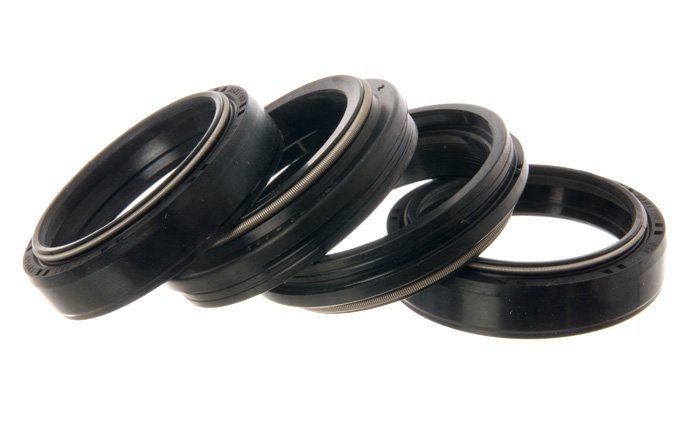 

Сальники Manitou Kit Dorado DST WPR/OIL SEAL, черный, 141-25239