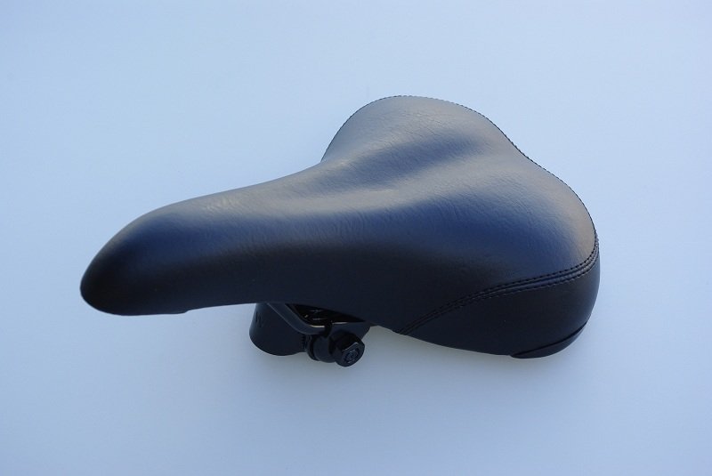 фото Седло велосипедное stark 6015 mtb 265*170mm, пластиковый бампер, с креплением, черное