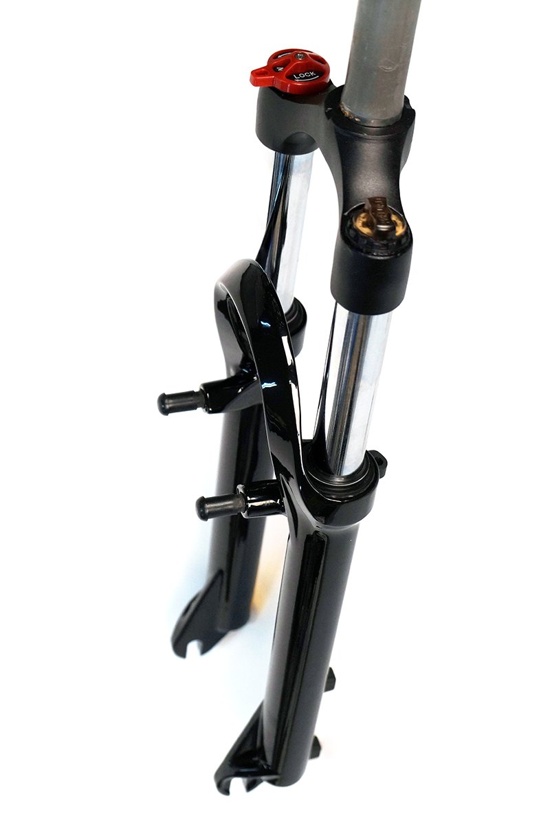 Велосипедная вилка Вилка велосипедная EASING ES 443 MLO 26*1.1\8, 80 мм, локаут механический, алюминиевая, черная, 2.5 кг