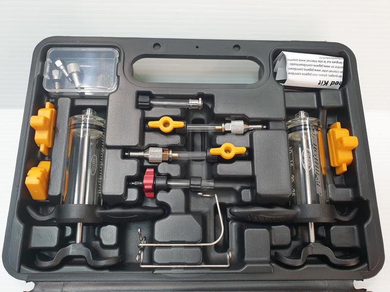 

Набор для прокачки тормоза Jagwire Elite Mineral Bleed Kit, в кейсе, WST053