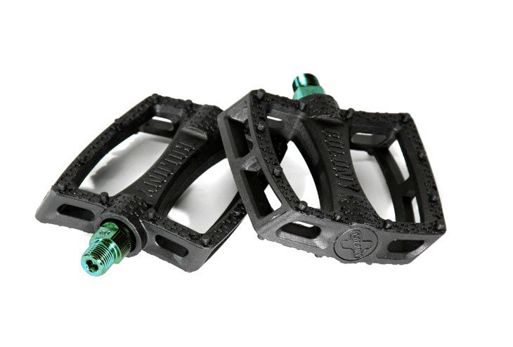

Педали велосипедные COLONY Fantastic Plastic Pedals 9/16" - Nylon/Fibre Mix, черно-зеленый, 03-002195
