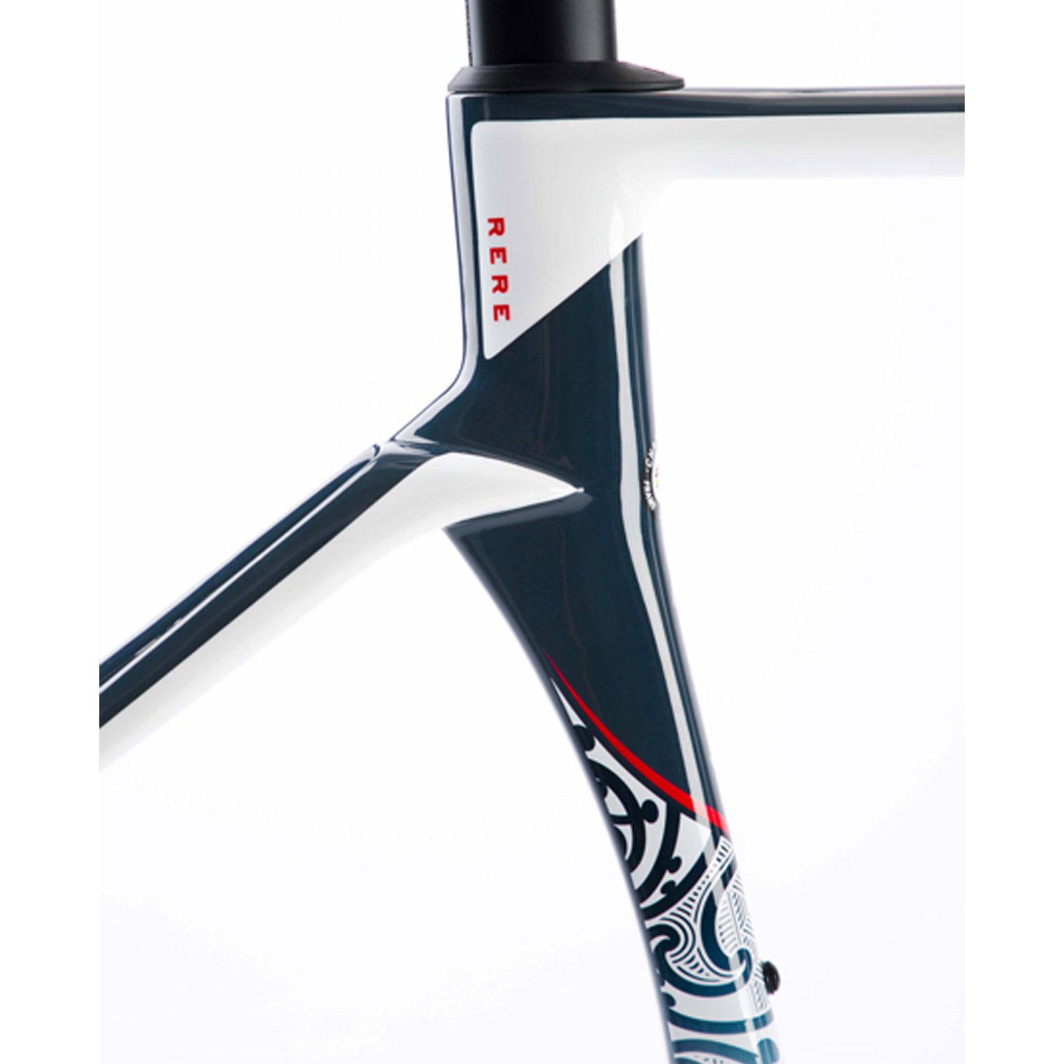 

Велосипед шоссейный Chapter 2 RERE Disc Ultegra Di2 Disc Miche Revox XL, 28", 2023, 118052ULTDI212 (Размер: XL, Рост: 180-190 см, Цвет: Белый/синий)