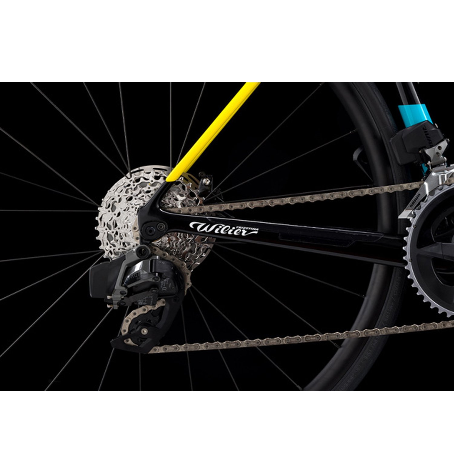 Велосипед шоссейный Wilier GARDA 105 Di2 DISC 12V RS171 28 2024 B3065I7 Размер L Рост 170-180 см Цвет Черныйкрасный
