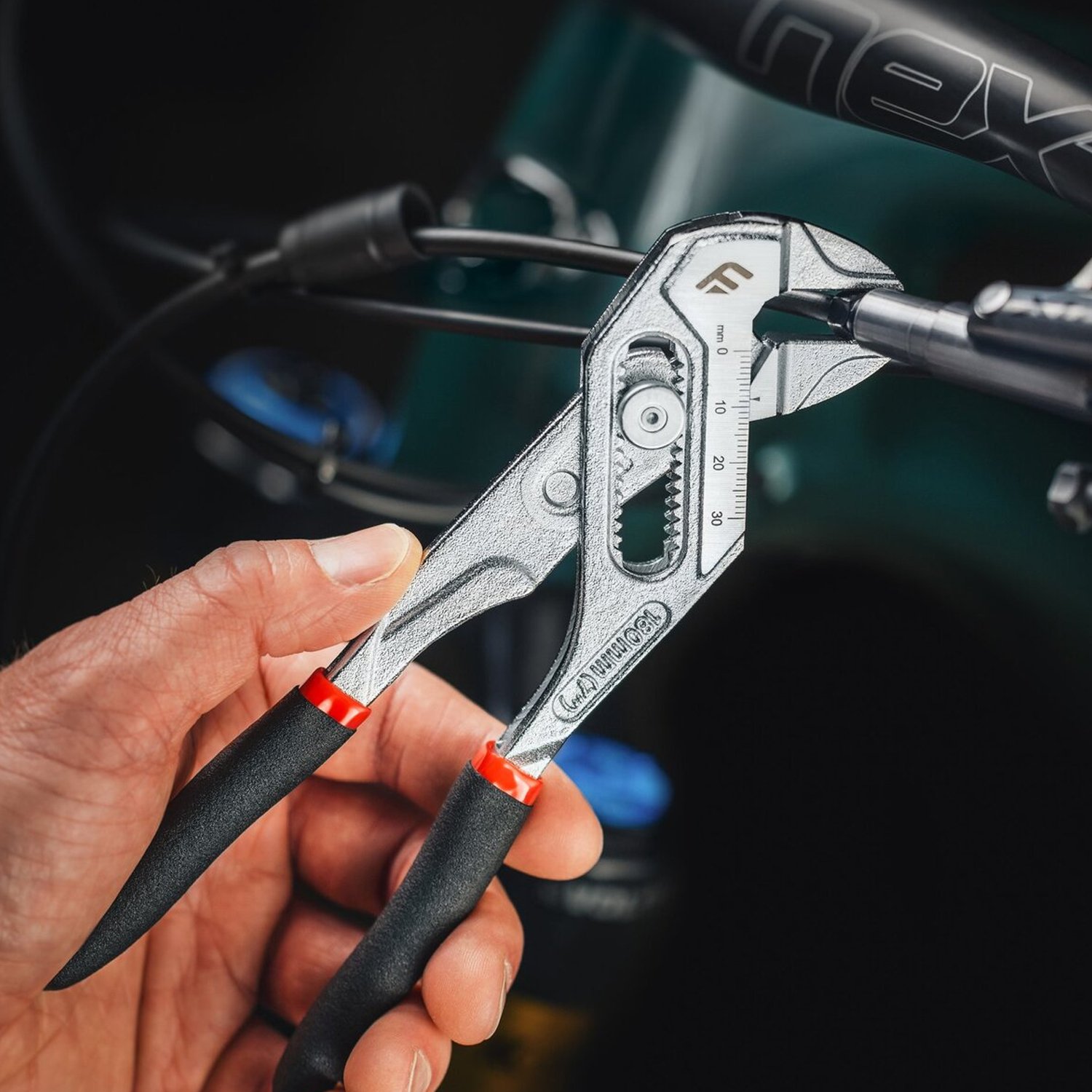 фото Разводной ключ feedback pliers wrench, 180 mm, 17896